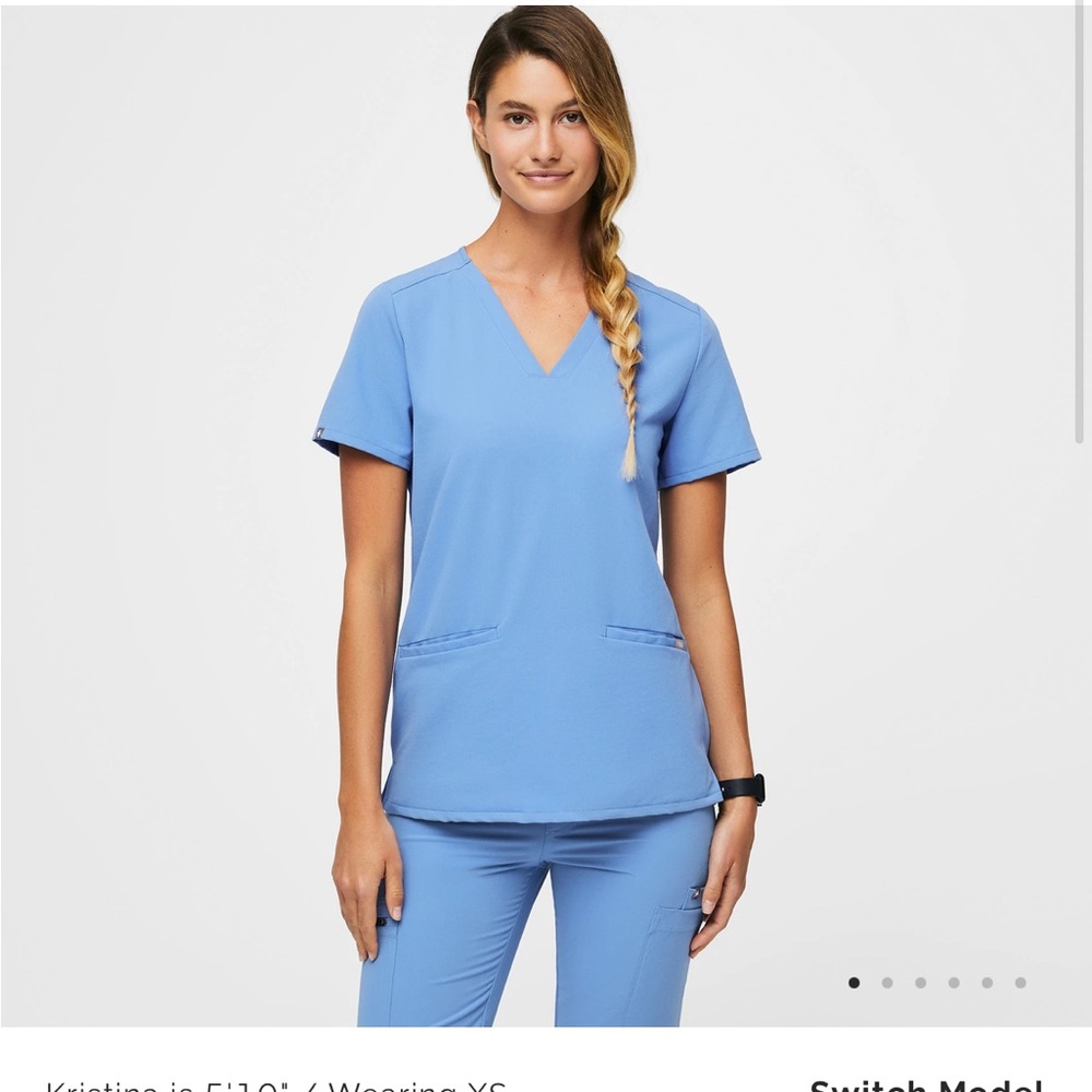 NWT Figs Casma Three pocket scrub top in ceil blue